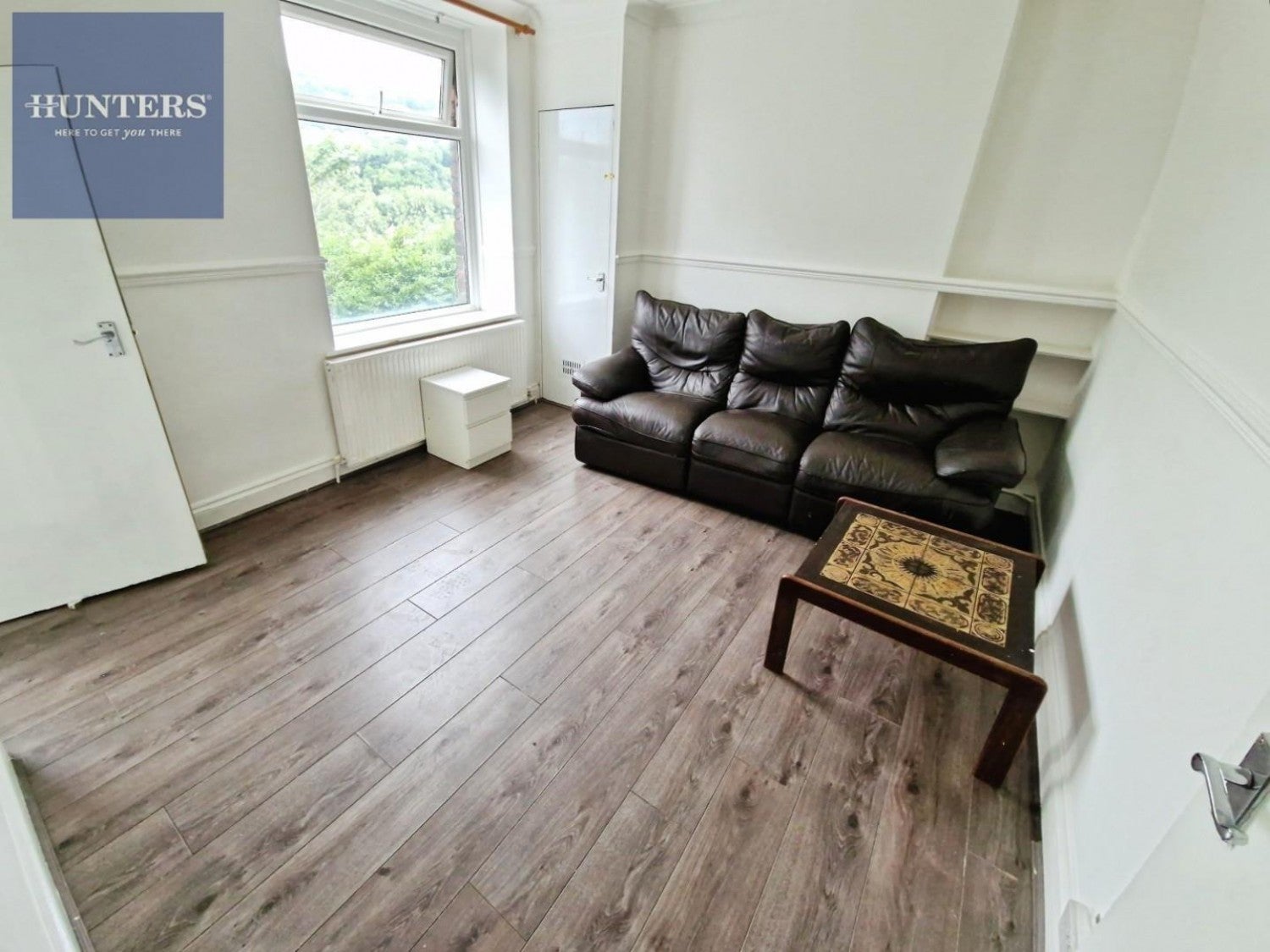 Flat Cliff Terrace in Pontypridd