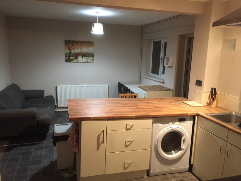Room Oaklands Drive in Bristol