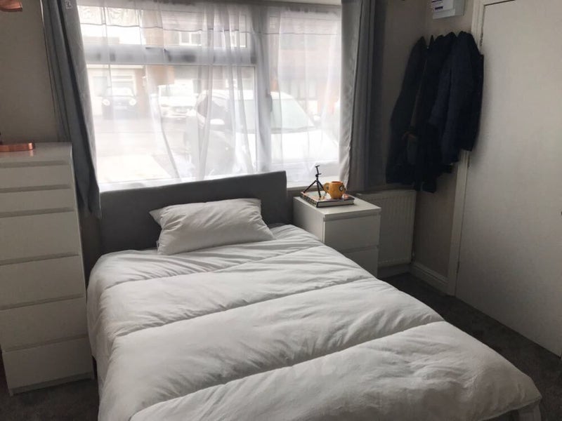 Room Oaklands Drive in Bristol