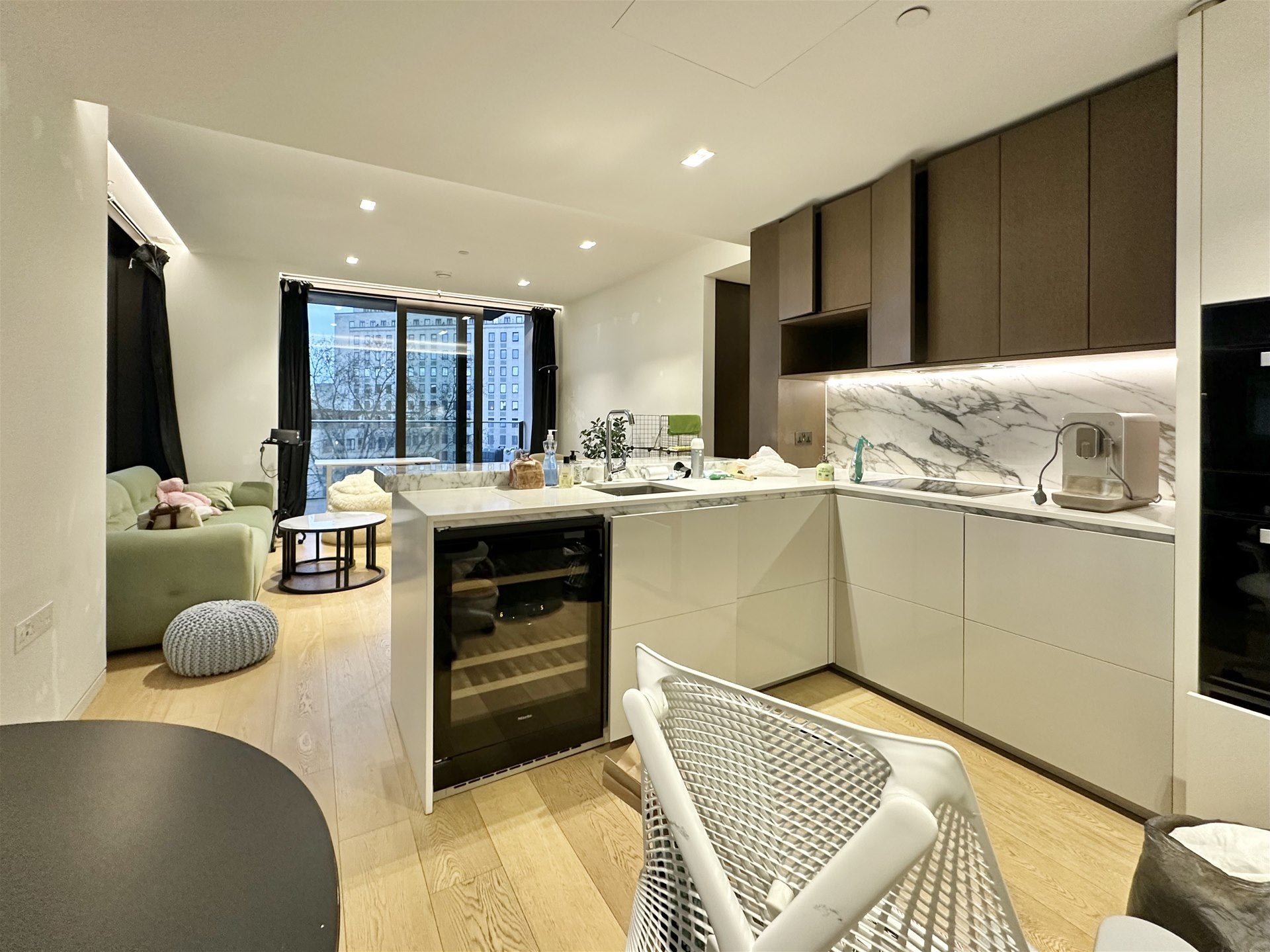 Flat Sutton Walk in Greater London