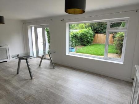 House Queens Reach in Walton on Thames