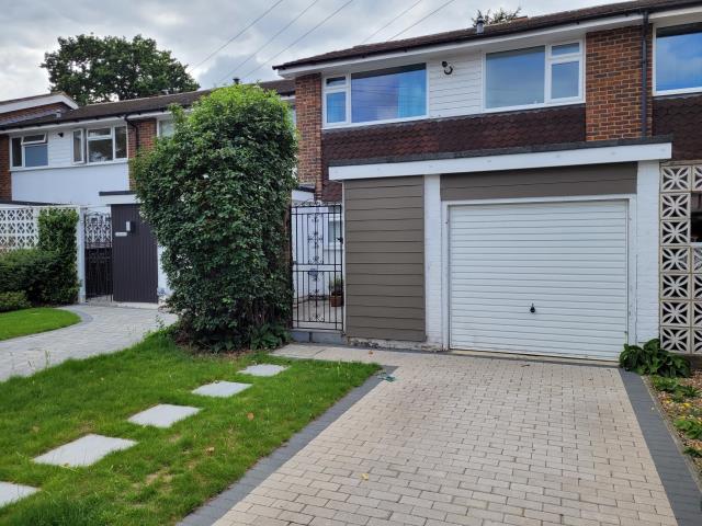House Queens Reach in Walton on Thames