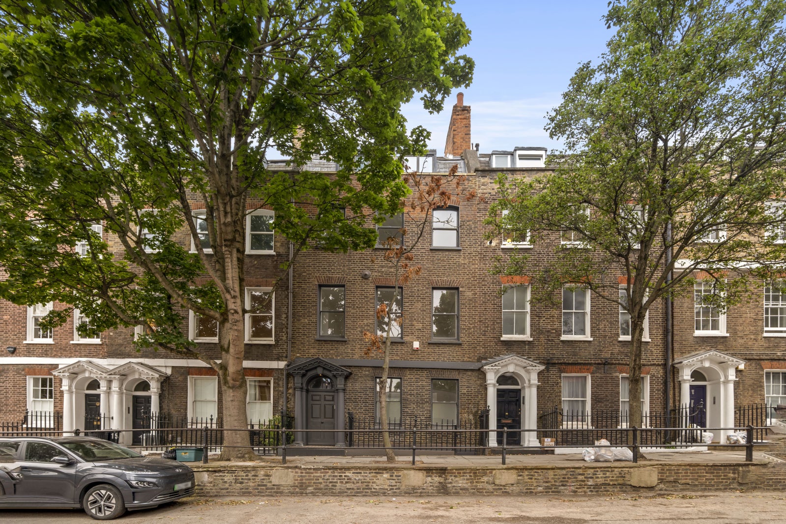 House Cross Street in Greater London