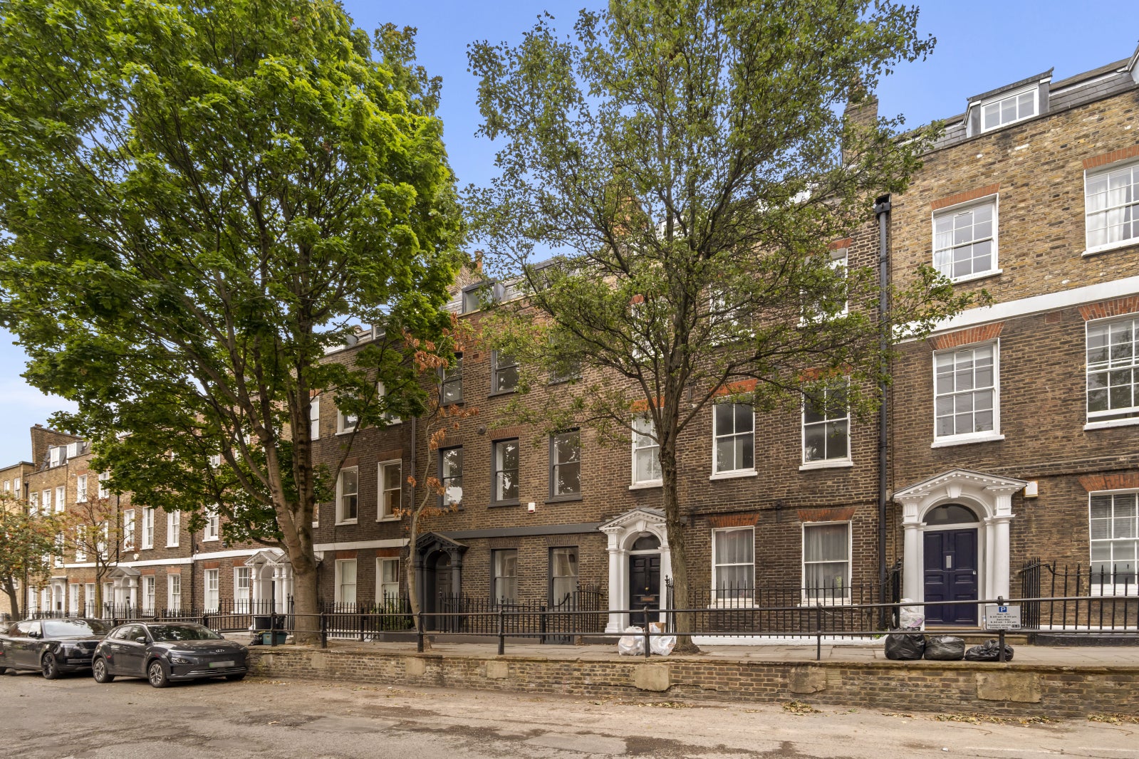 House Cross Street in Greater London