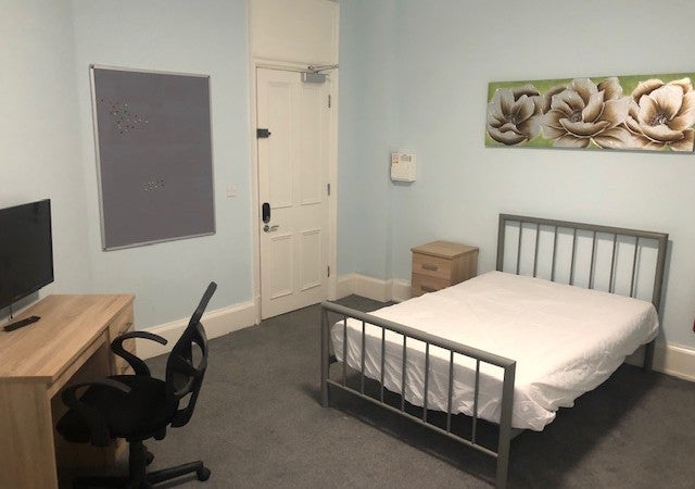 Room Cornwall Street in Birmingham