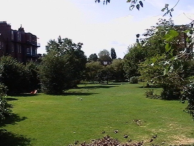 Flat Greencroft Gardens in Greater London