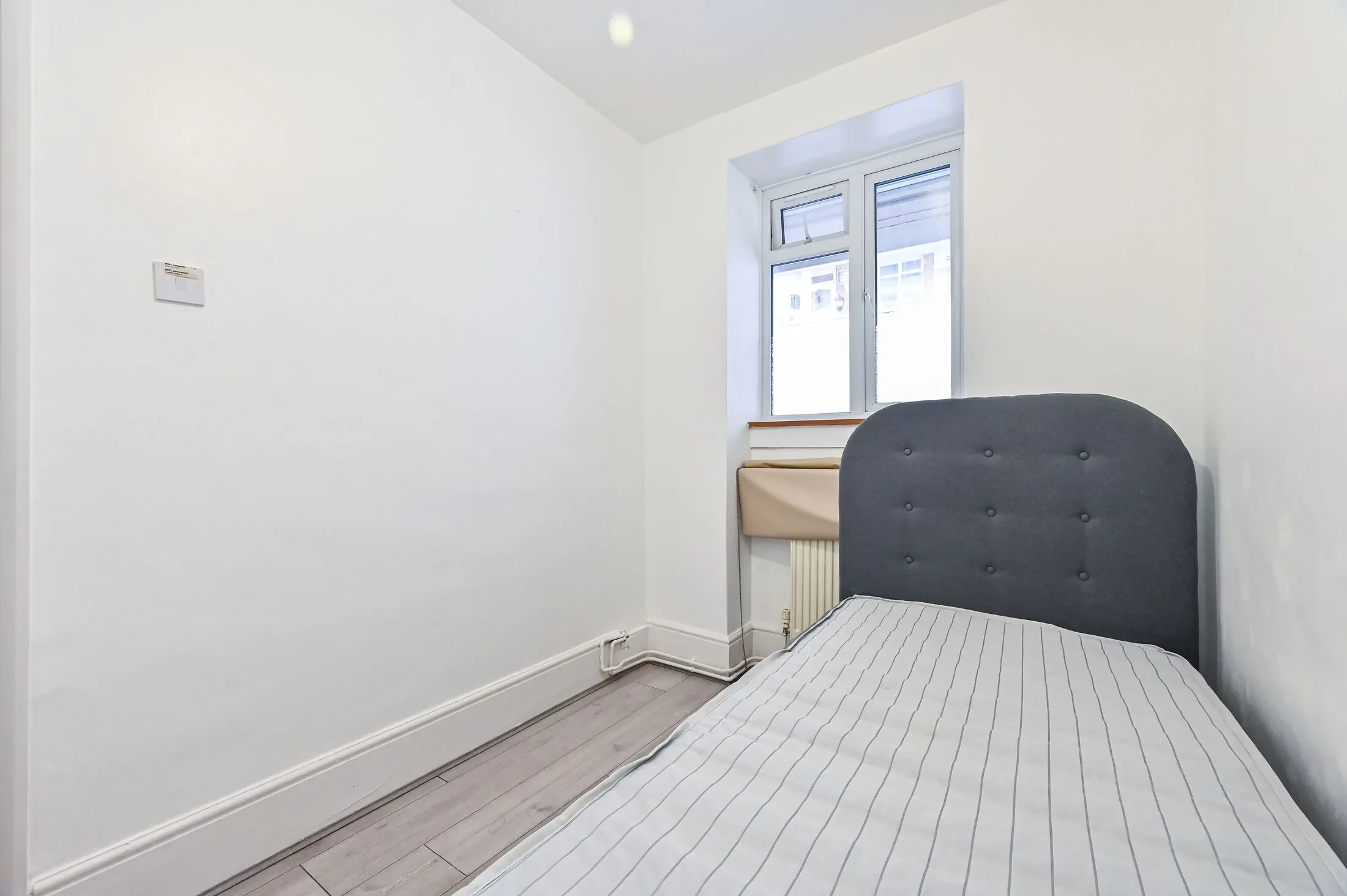 Flat Pentonville Road in Greater London