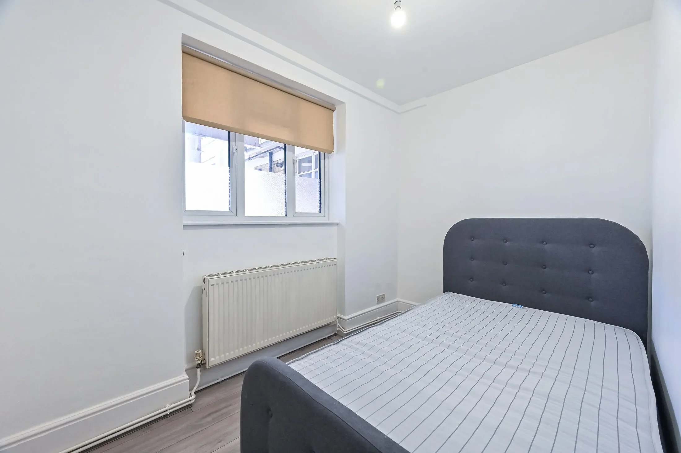 Flat Pentonville Road in Greater London