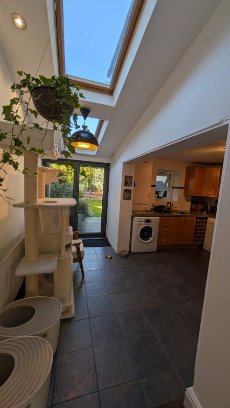 Room Fairleigh Road in Cardiff