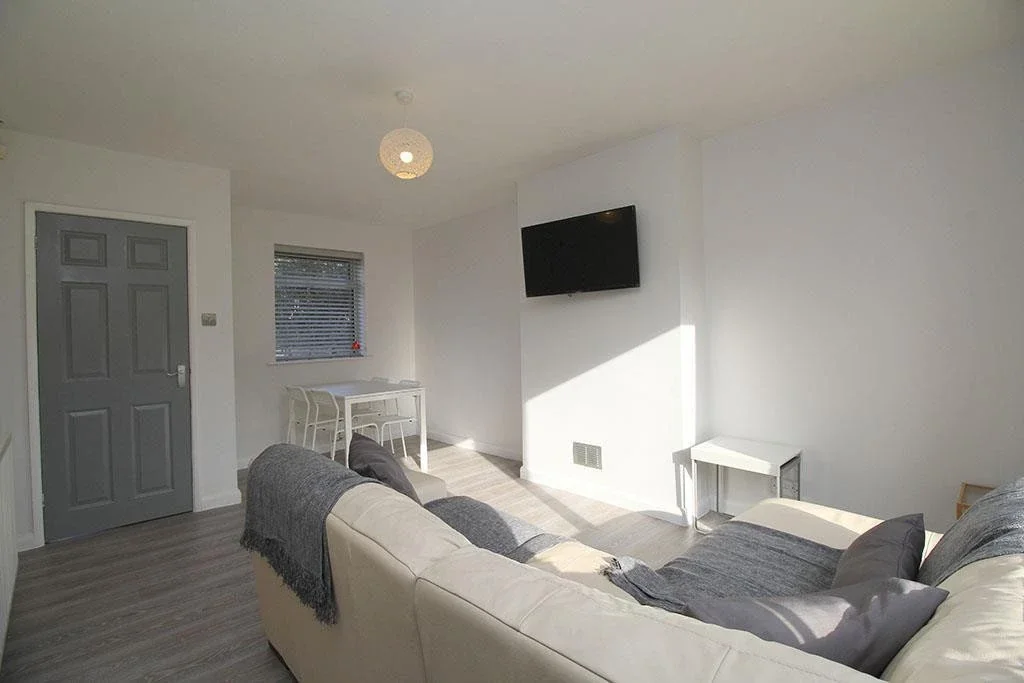 Flat Alan Moss Road in Charnwood
