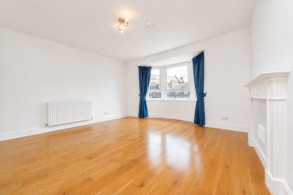 Flat Gilmore Place in Edinburgh
