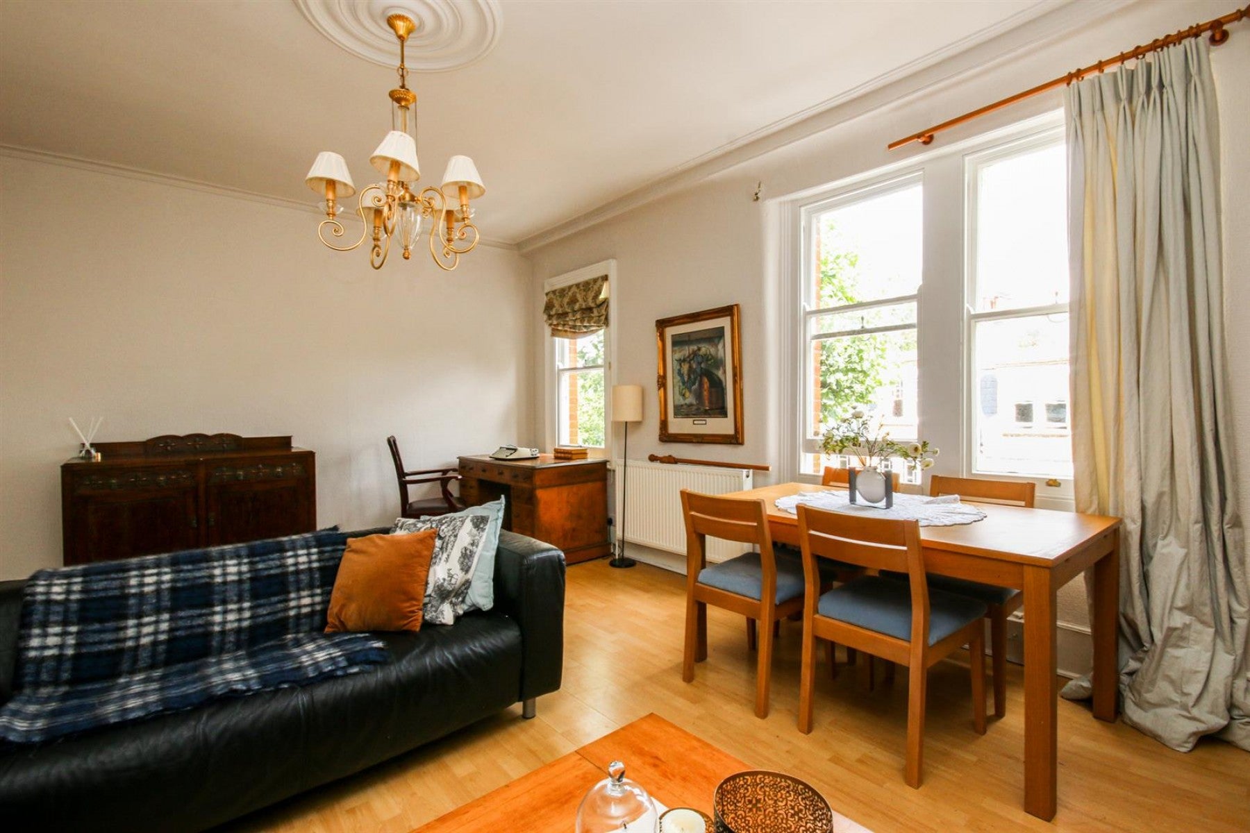 Flat Sotheby Road in Greater London