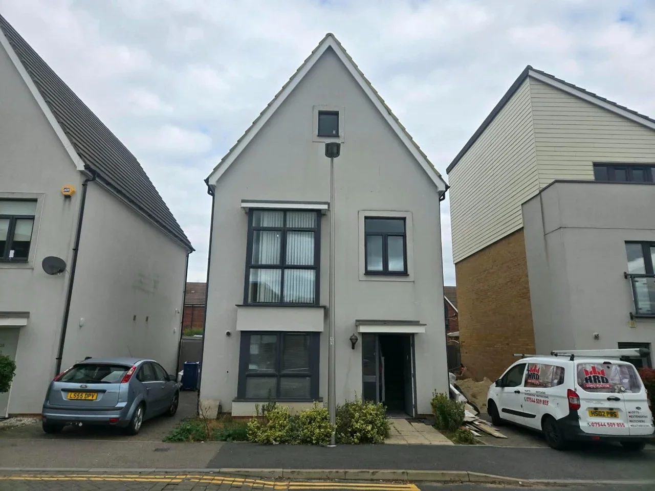 House High Street in South Ockendon