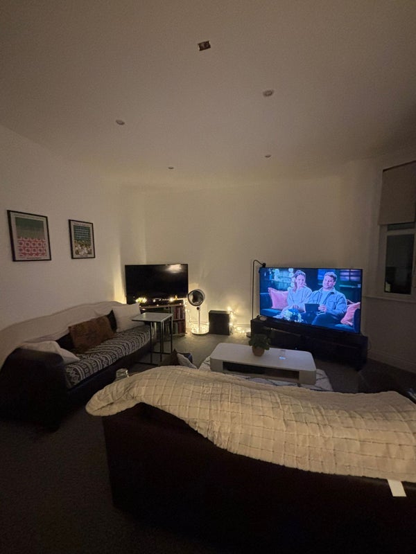Room Hetherington Road in Greater London