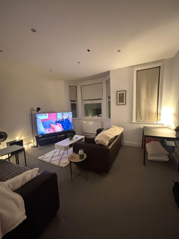 Room Hetherington Road in Greater London