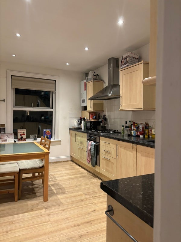 Room Hetherington Road in Greater London