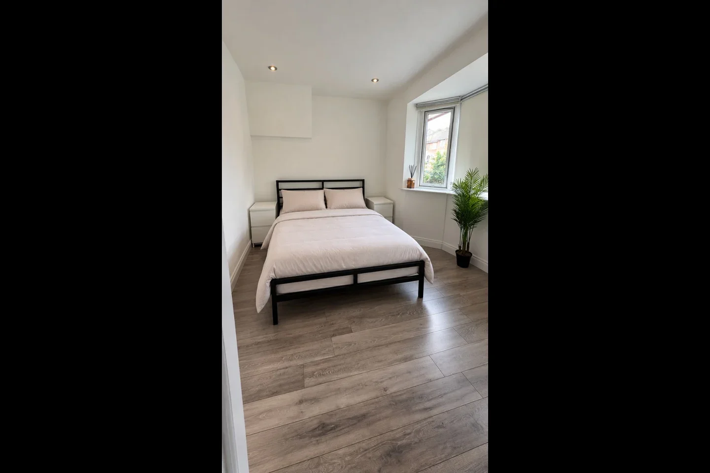 Room Marley Way in Rochester