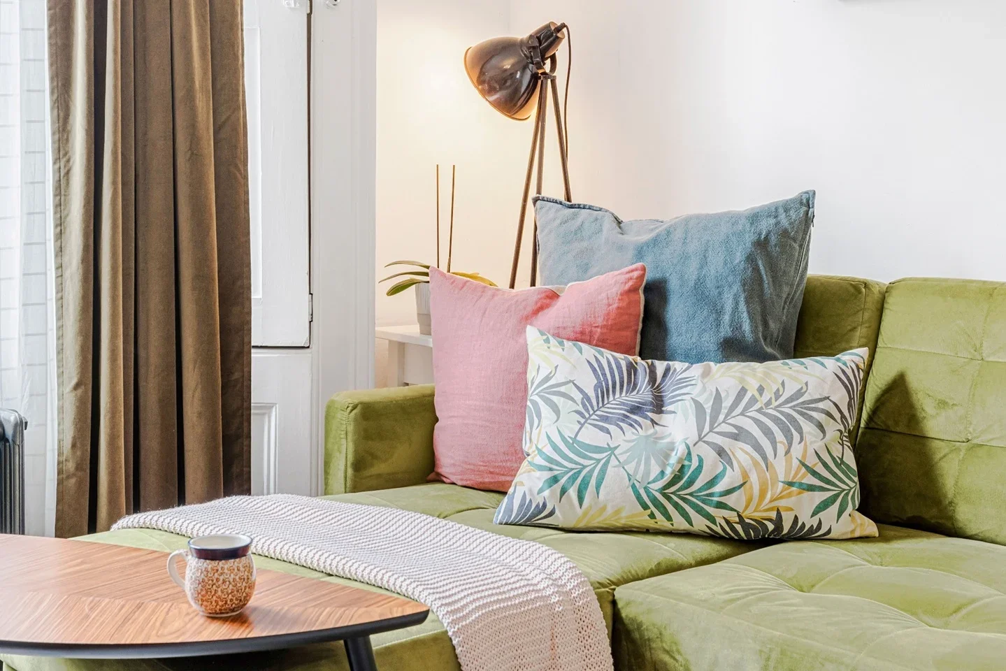 Flat Bridgeman Road in Greater London