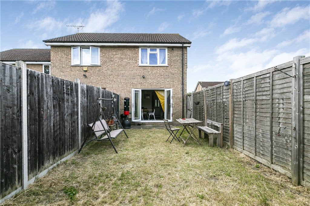 House Seymour Way in Sunbury-on-Thames