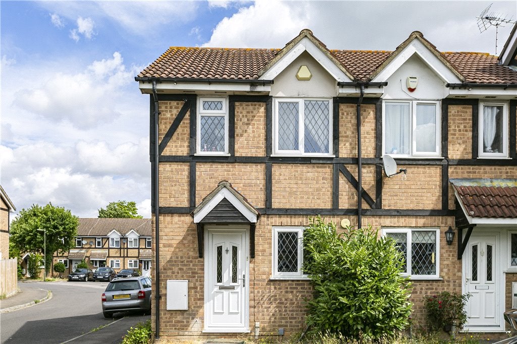 House Seymour Way in Sunbury-on-Thames