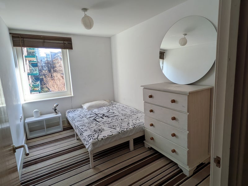 Flat Watts Grove in Greater London