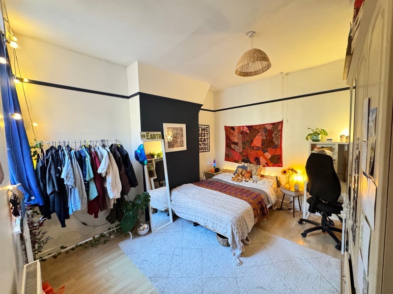 Room Earl Road in Bootle