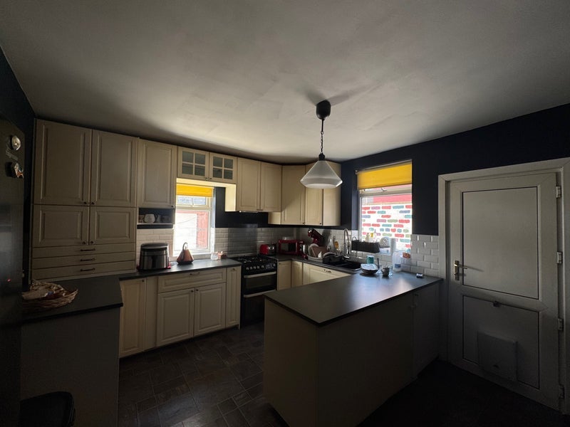Room Earl Road in Bootle