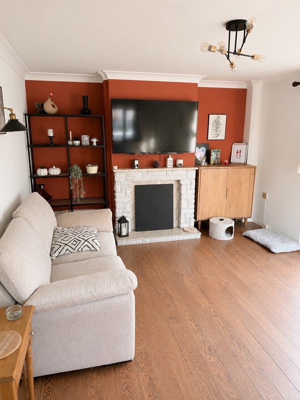Room Hadley Close in Dudley