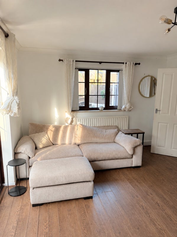 Room Hadley Close in Dudley
