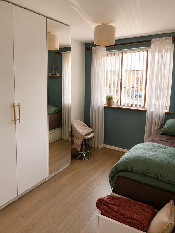 Room Hadley Close in Dudley