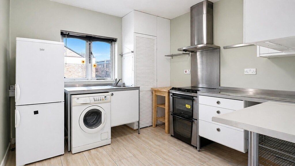 Flat Hewison Street in Greater London