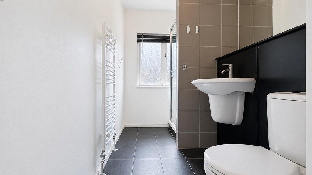 Flat Hewison Street in Greater London