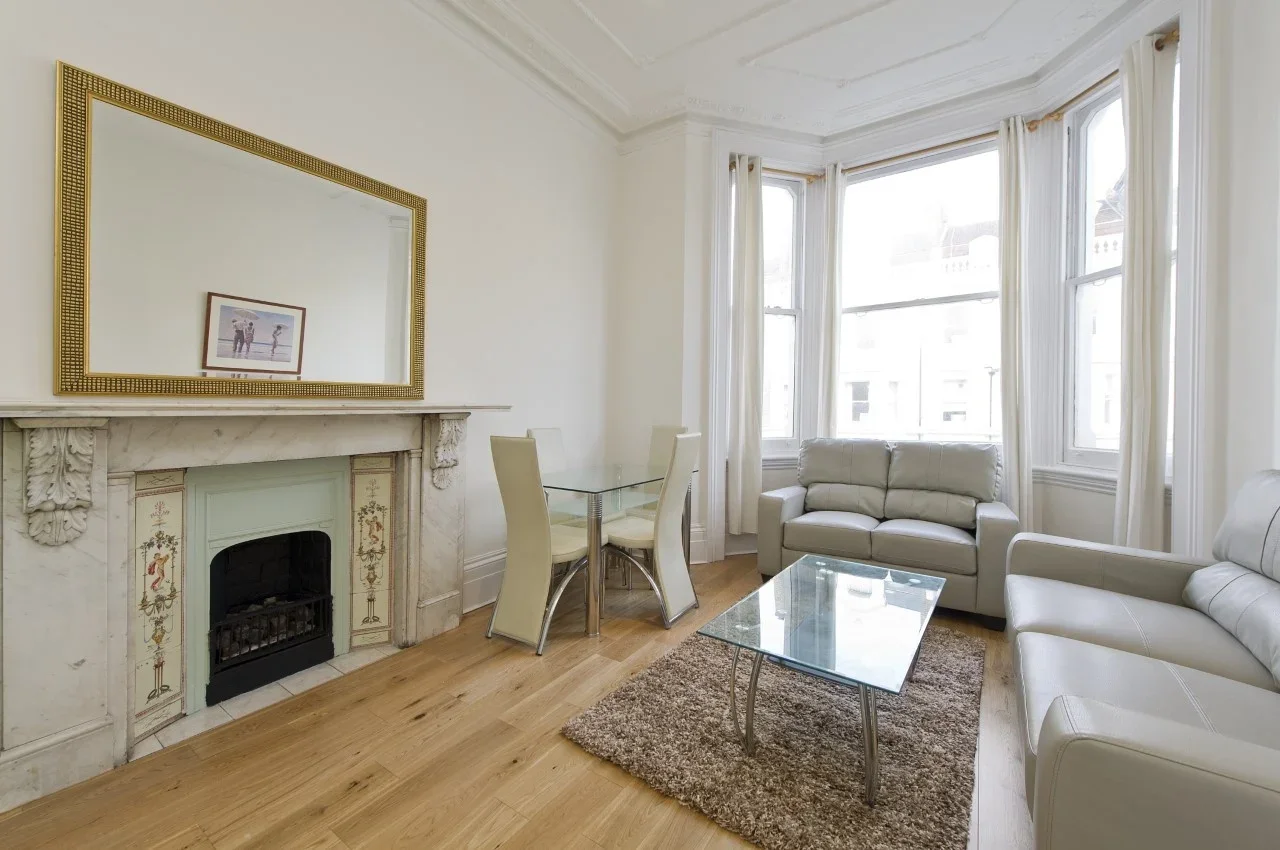 Flat Coleherne Road in Greater London