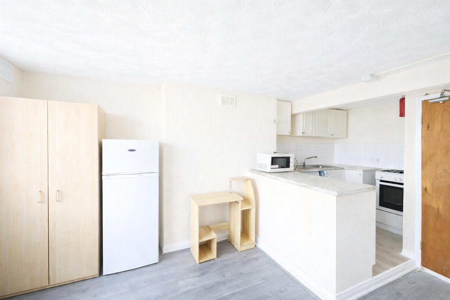 Flat Westow Hill in Greater London
