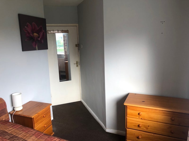 Room Hilary Road in Manchester