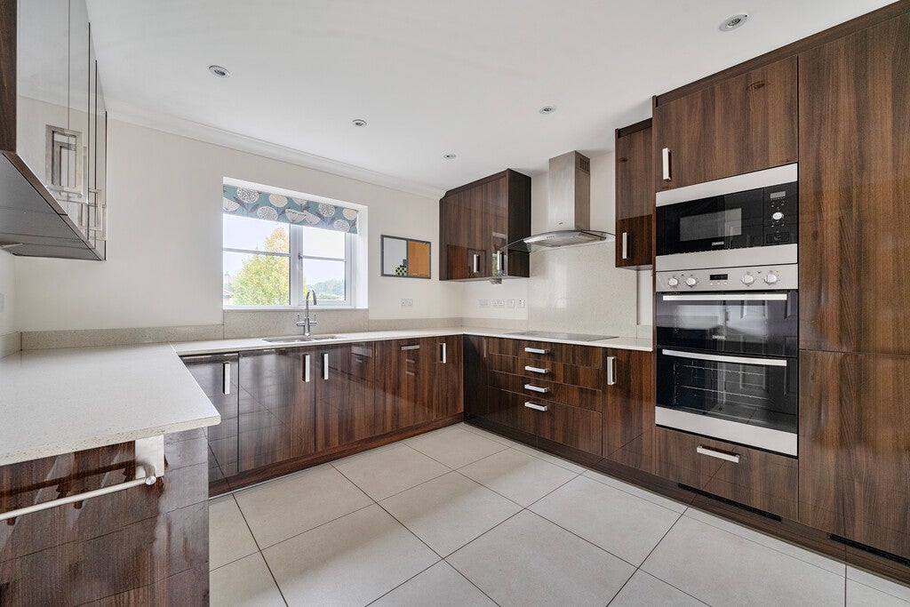 House Hawthorn Close in Alcester