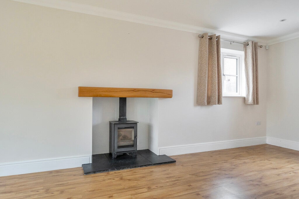 House Hawthorn Close in Alcester