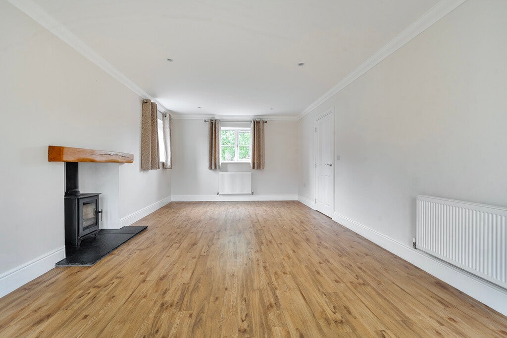 House Hawthorn Close in Alcester