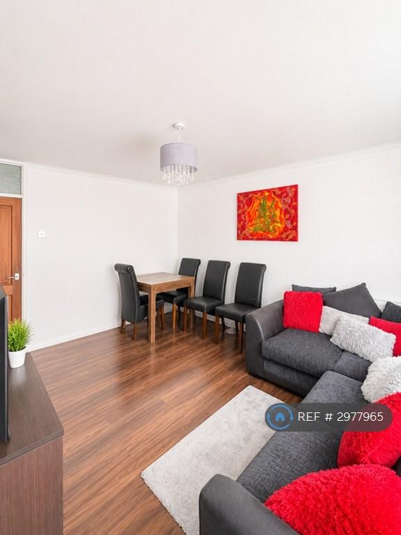 Flat Brading Crescent in Greater London