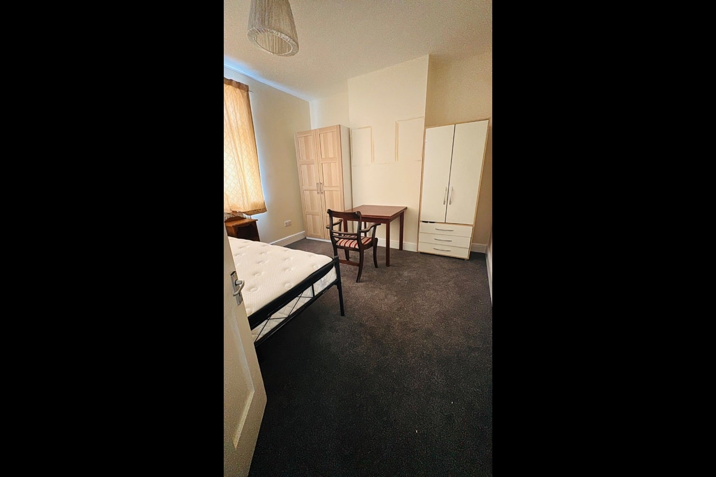 Room Cranbrook Road in Greater London