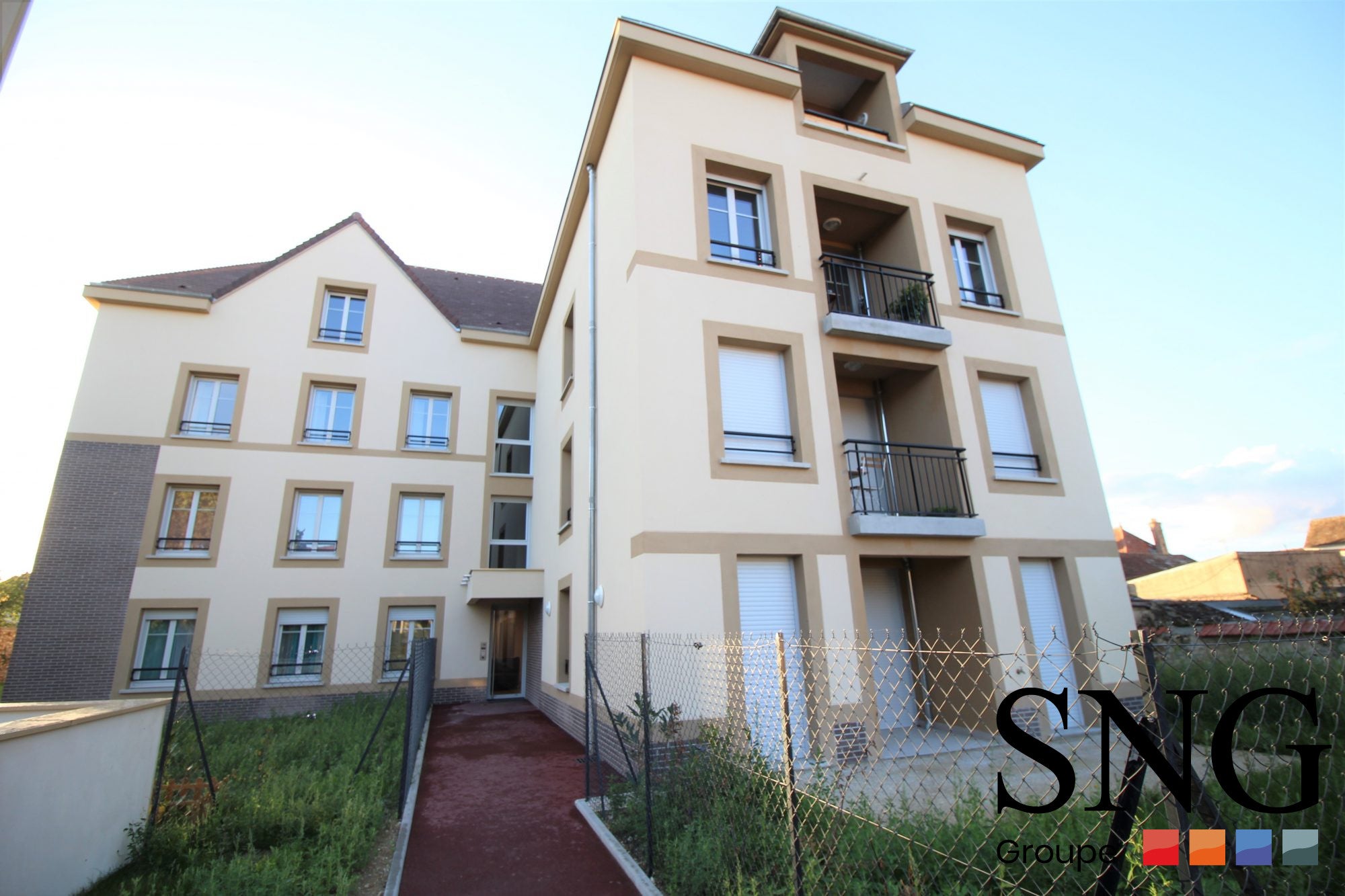 Flat Avenue Henri Barbusse in Dammarie-les-Lys