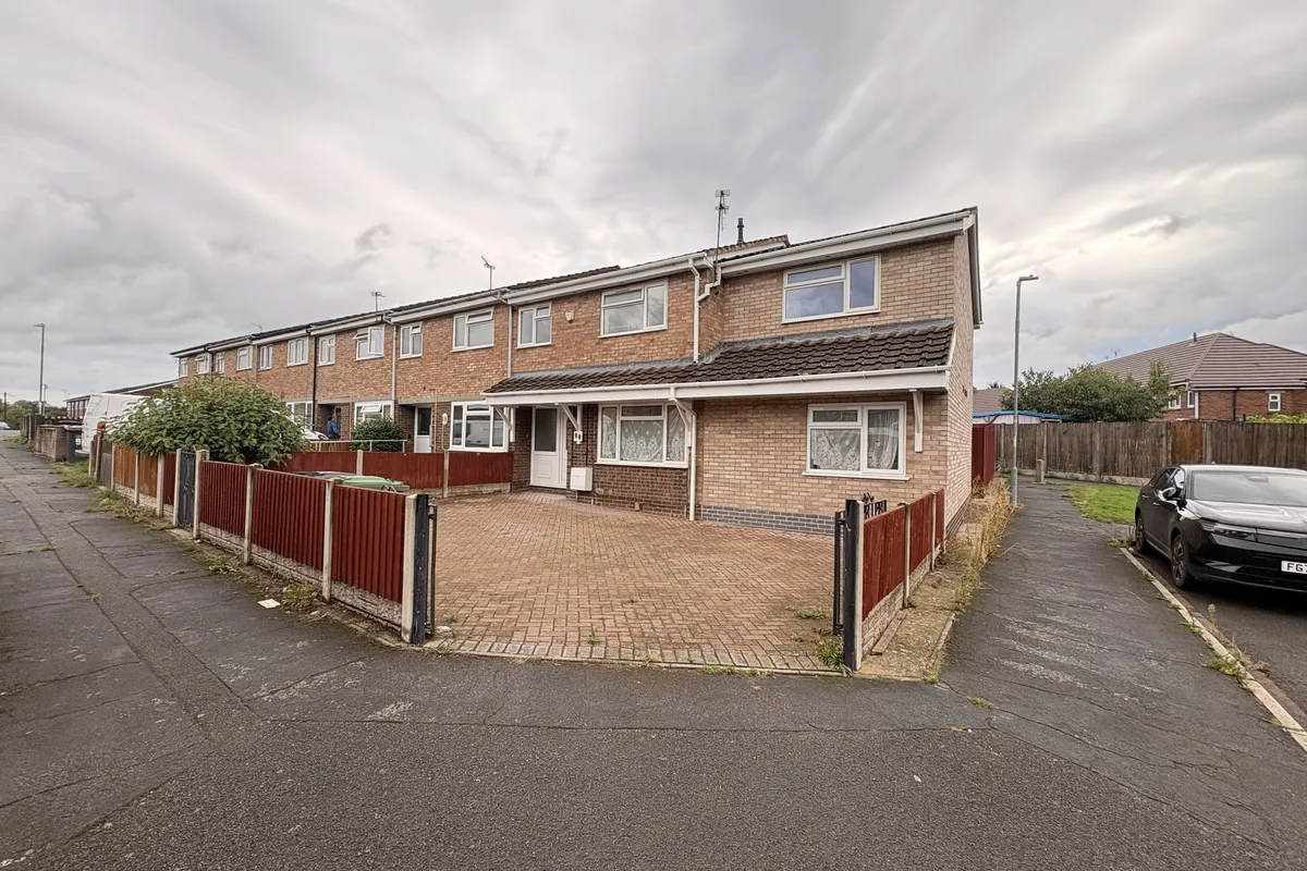 Room Dowles Road in Wyre Forest
