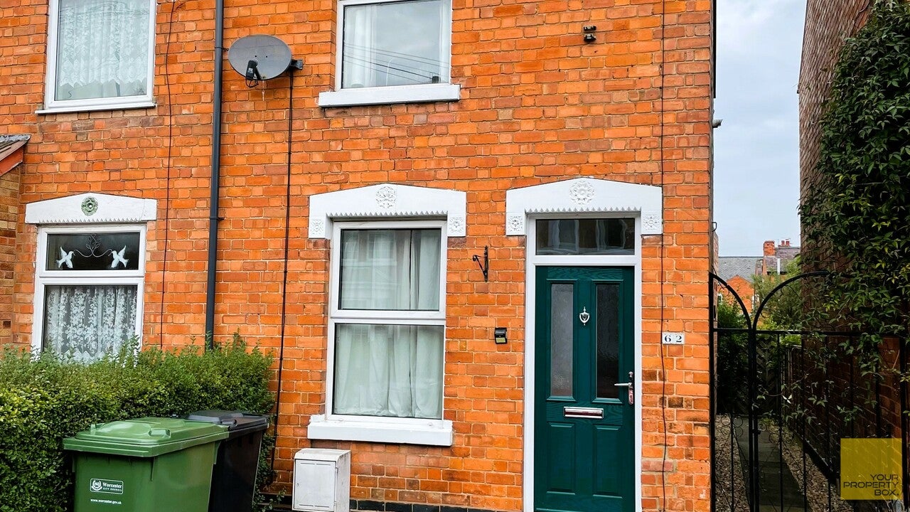 Flat McIntyre Road in Worcester