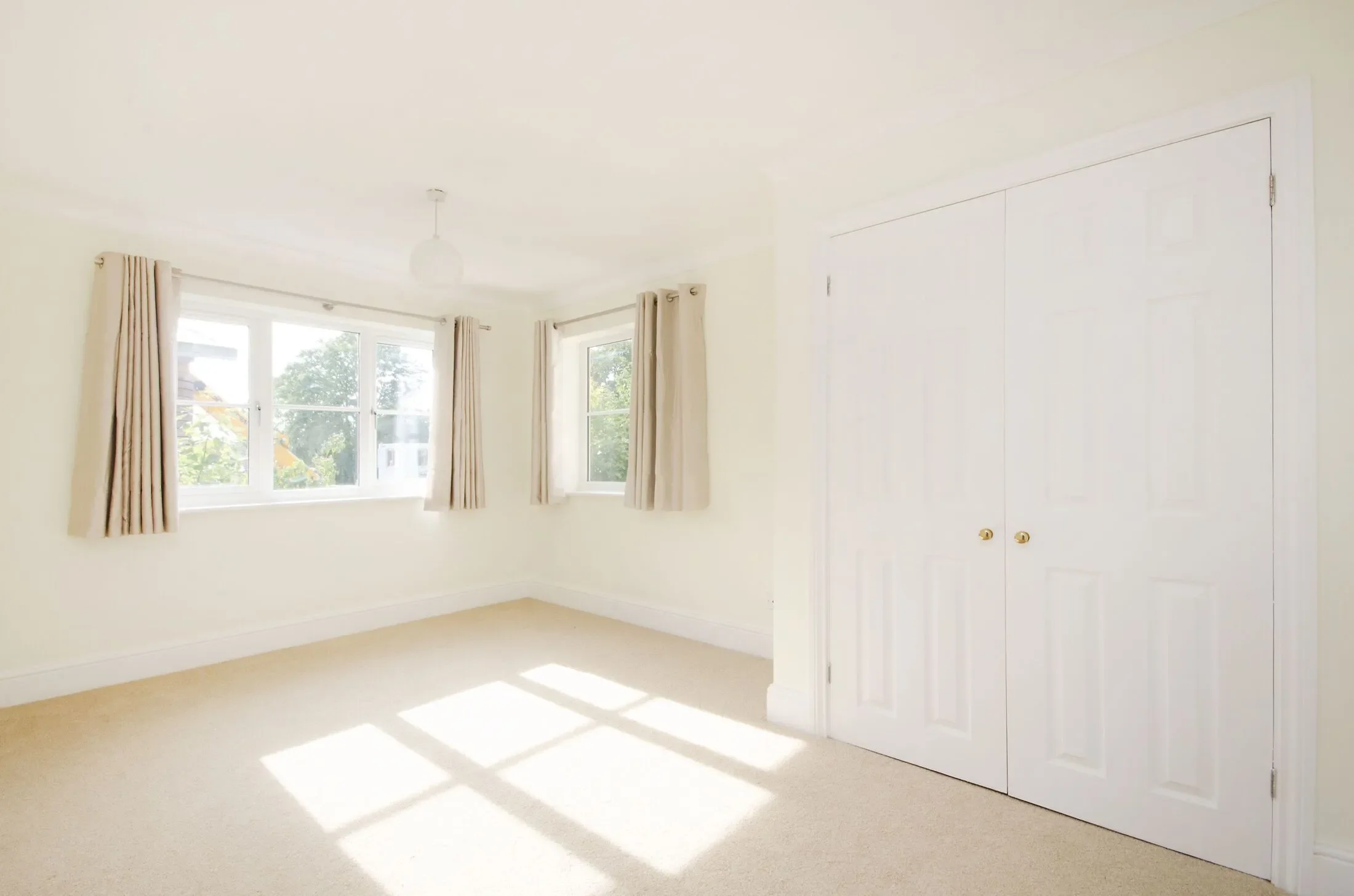Flat Hanah Court in Greater London
