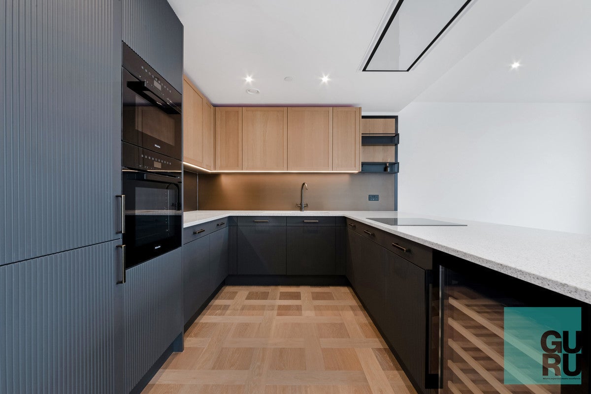 Flat Merino Gardens in Greater London