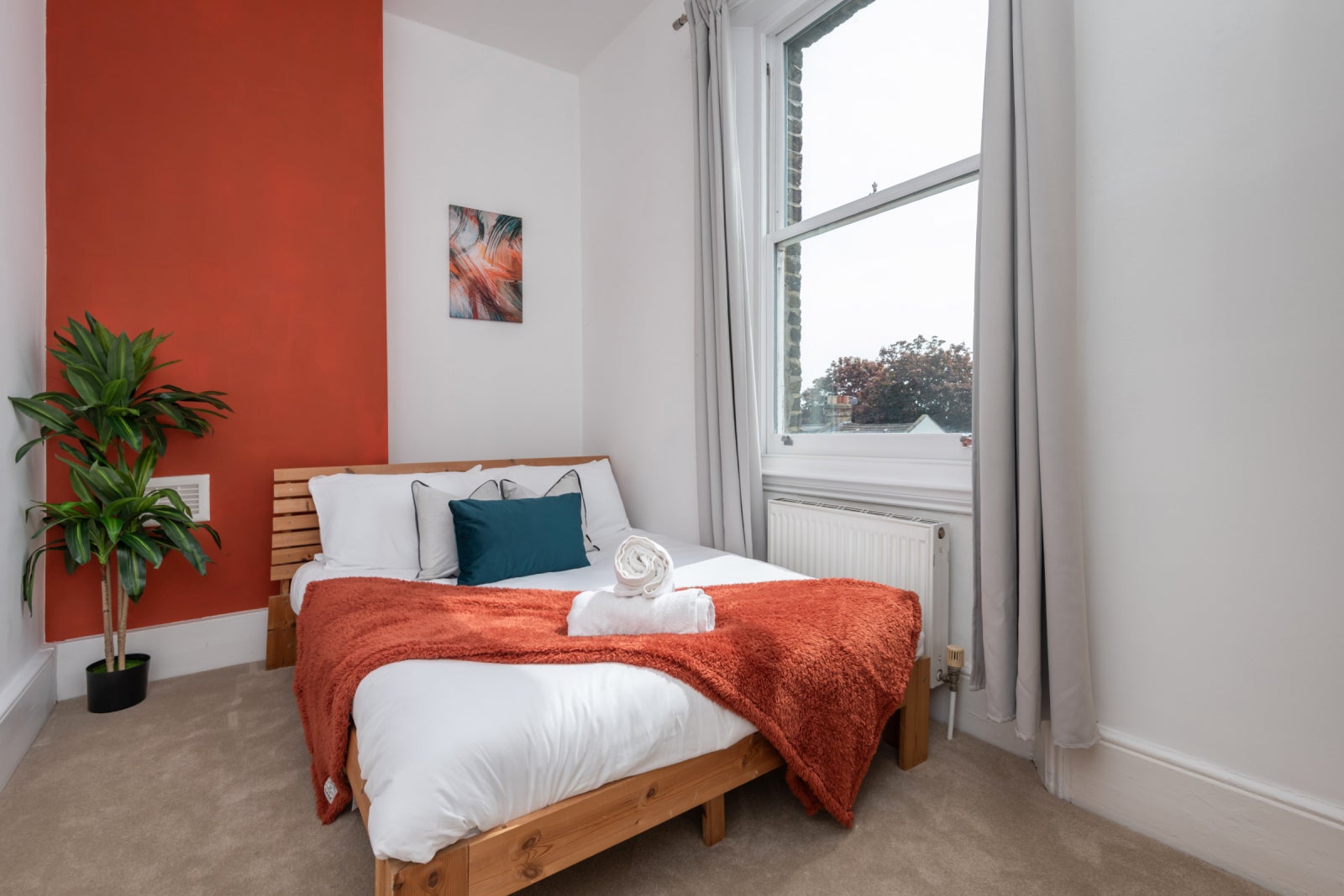 Flat Rattray Road in Greater London
