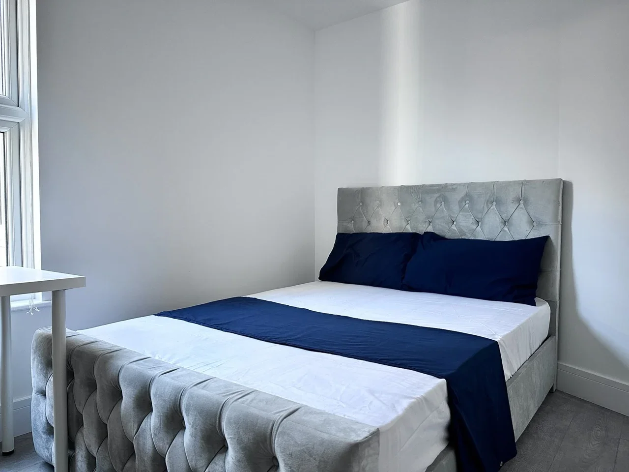 Room Odessa Road in Greater London