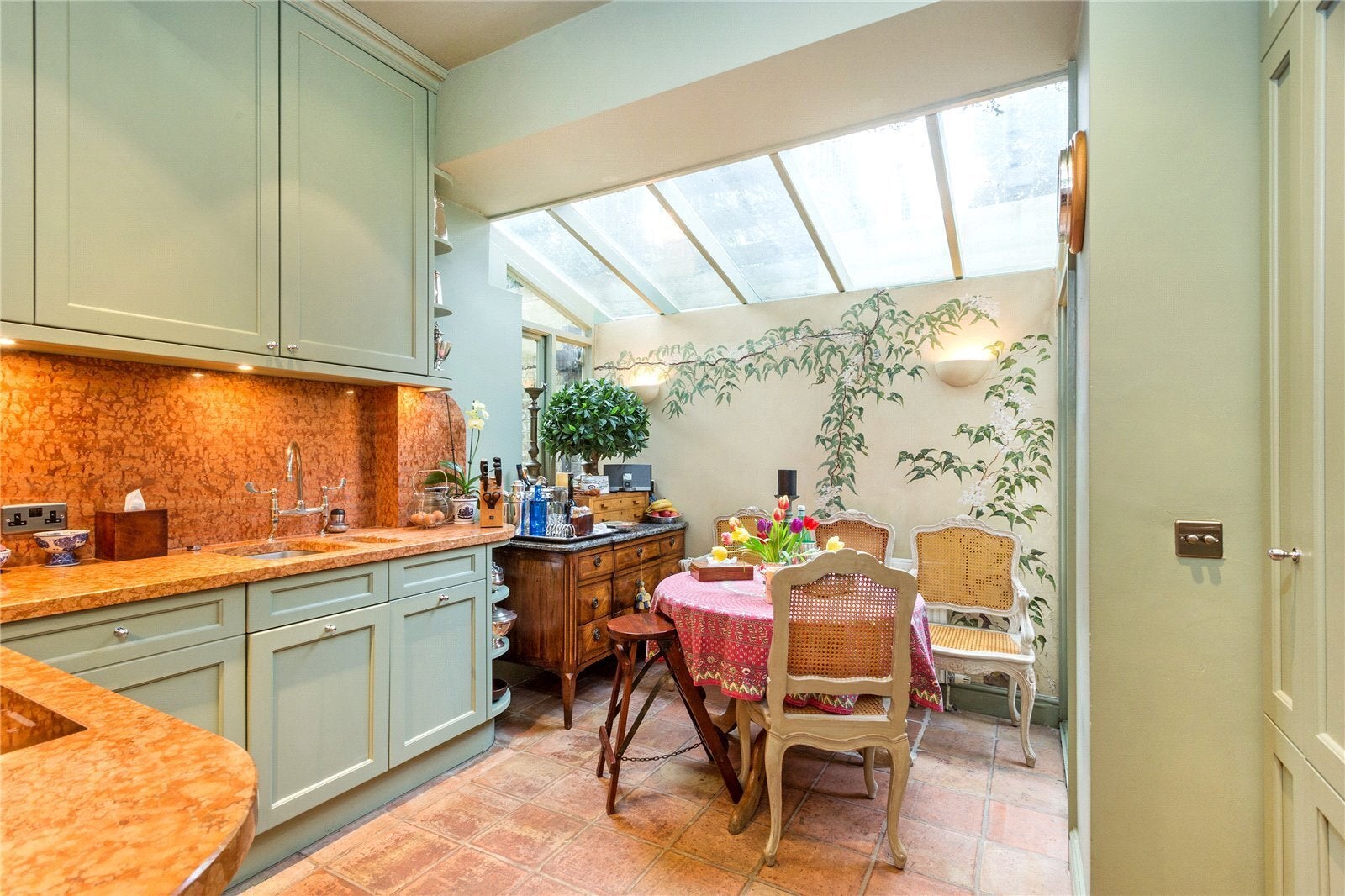 Flat Warwick Avenue in City of Westminster
