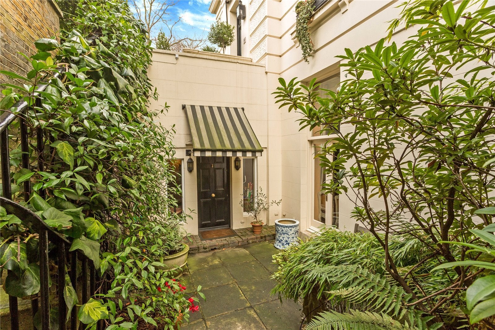 Flat Warwick Avenue in City of Westminster