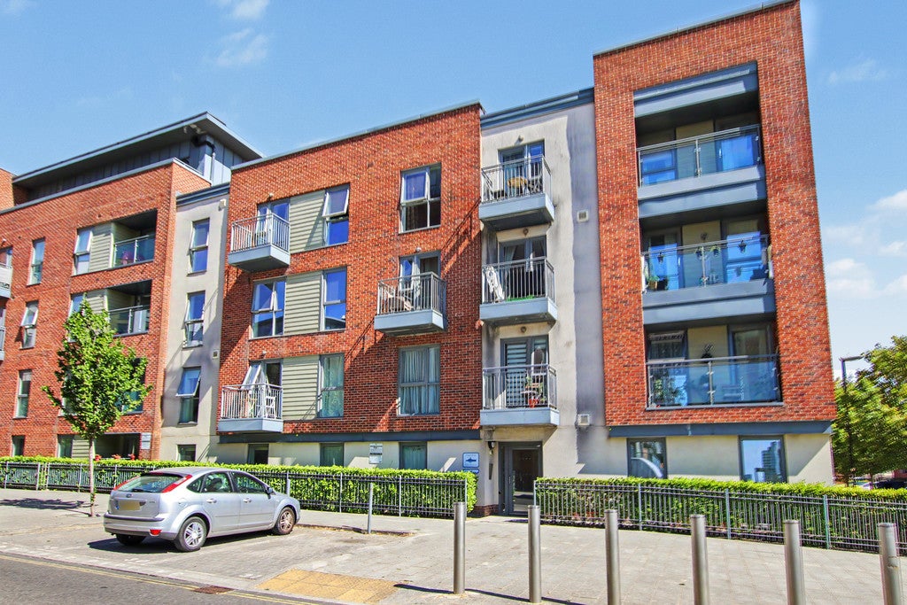 Flat John Thornycroft Road in Southampton